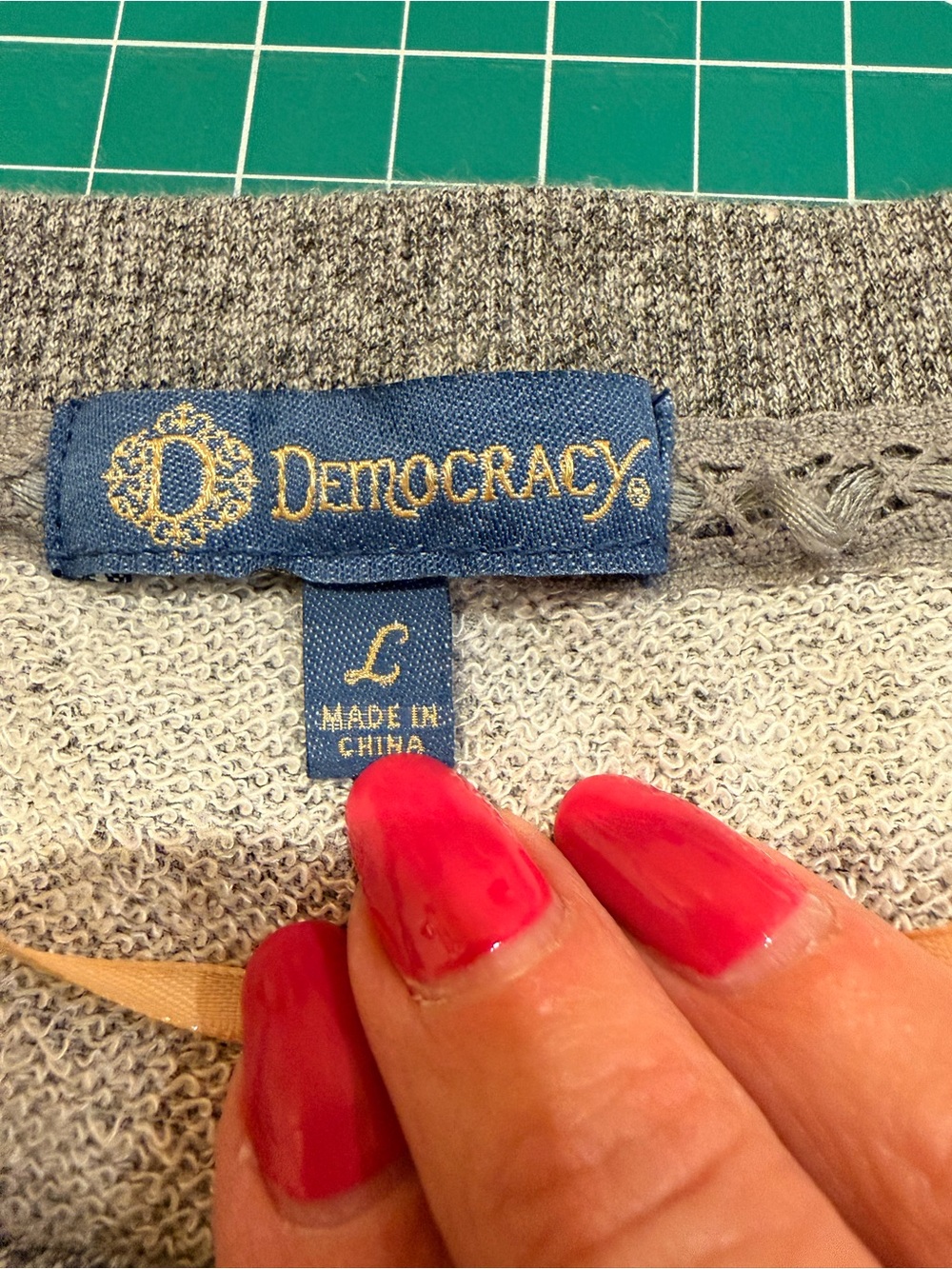 Democracy Paisley Appliqué Sweatshirt Top Large Gray - Picture 5 of 9